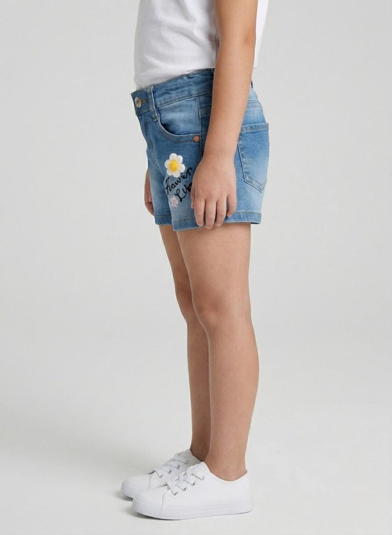 babyqlo Girls Flower Patch Adjustable Waist Denim Shorts - Image 3