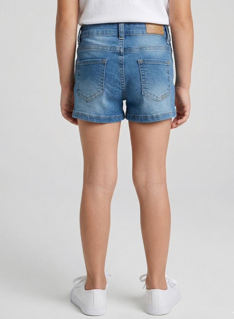 babyqlo Girls Flower Patch Adjustable Waist Denim Shorts - Image 2