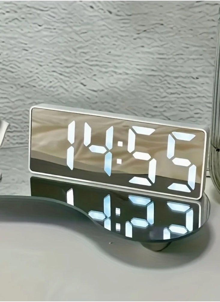 ماركة غير محددة ساعة رقمية . ساعة بمرايا . منبه LED . ساعة مكتب . منبه غفوة . ديكور غرفة النوم . إضاءة ليلية . ساعة USB . ساعة ديكور . ساعة رقمية عصرية . لوازم المنزل . منبه إلكتروني  - Image 3