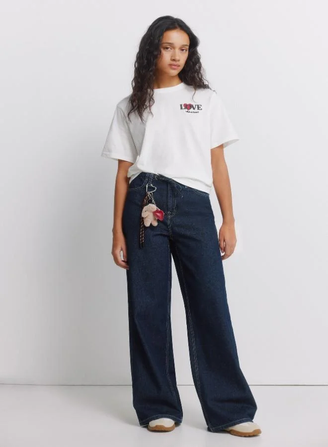 سبرينجفيلد قميص 'Love' بتصميم القطن المستدام بأكمام قصيرة بطبعة قلب