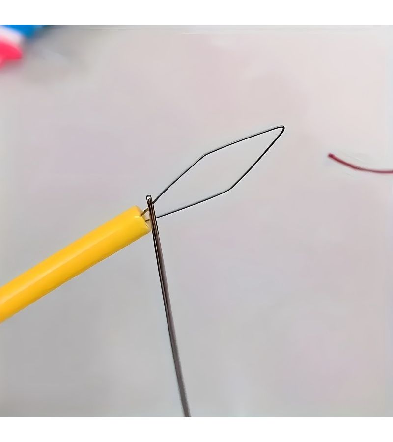 4 Pieces Plastic Threaders Cylindrical Sewing Needle Threaders Convenient For Bead Weaving And Elderly Assistance - Image 5