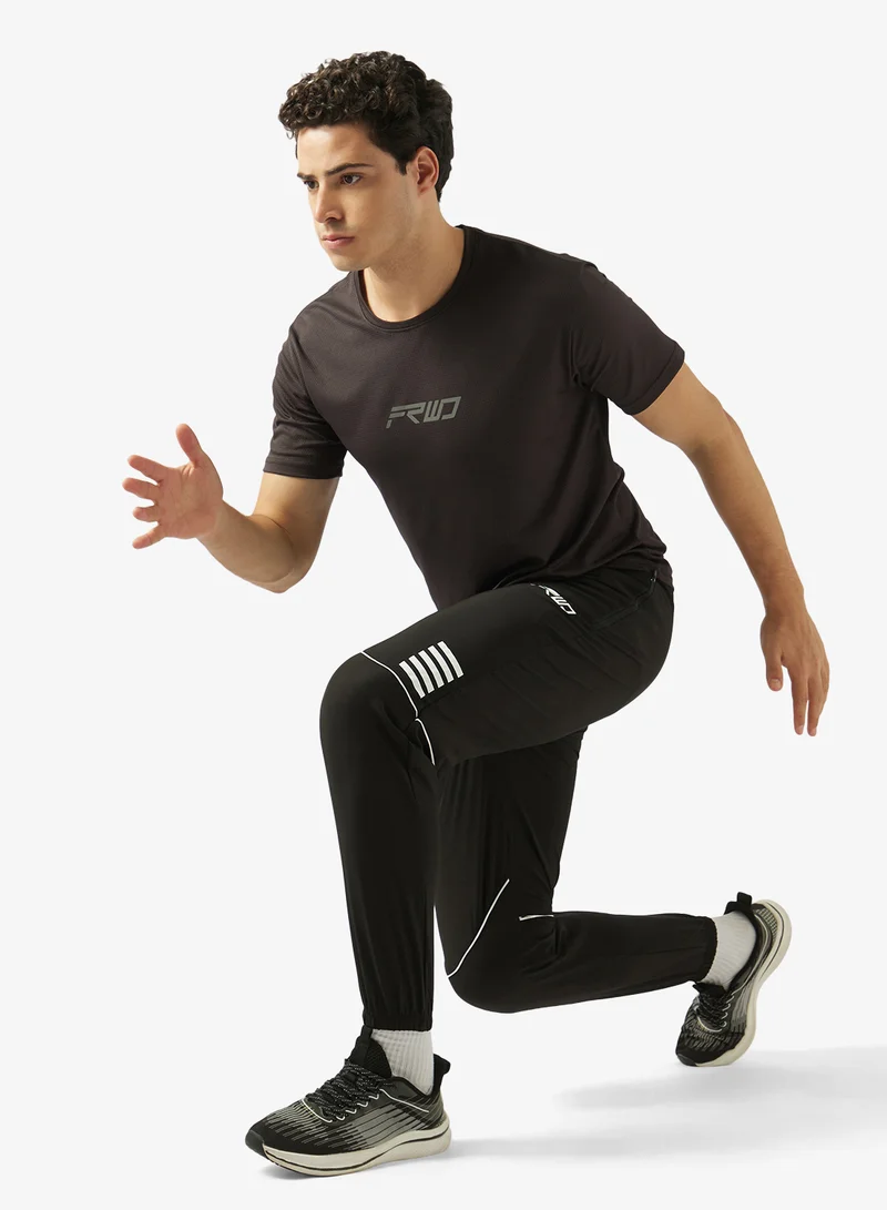 فورورد بنطلون رياضي بقصة عادية مع خطوط جانبية