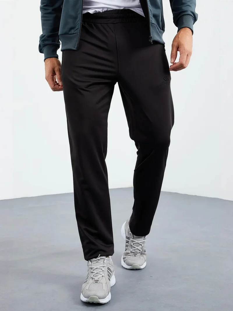 تومي لايف TOMMY Men's Scuba Knit Active Set With Zipper Collar