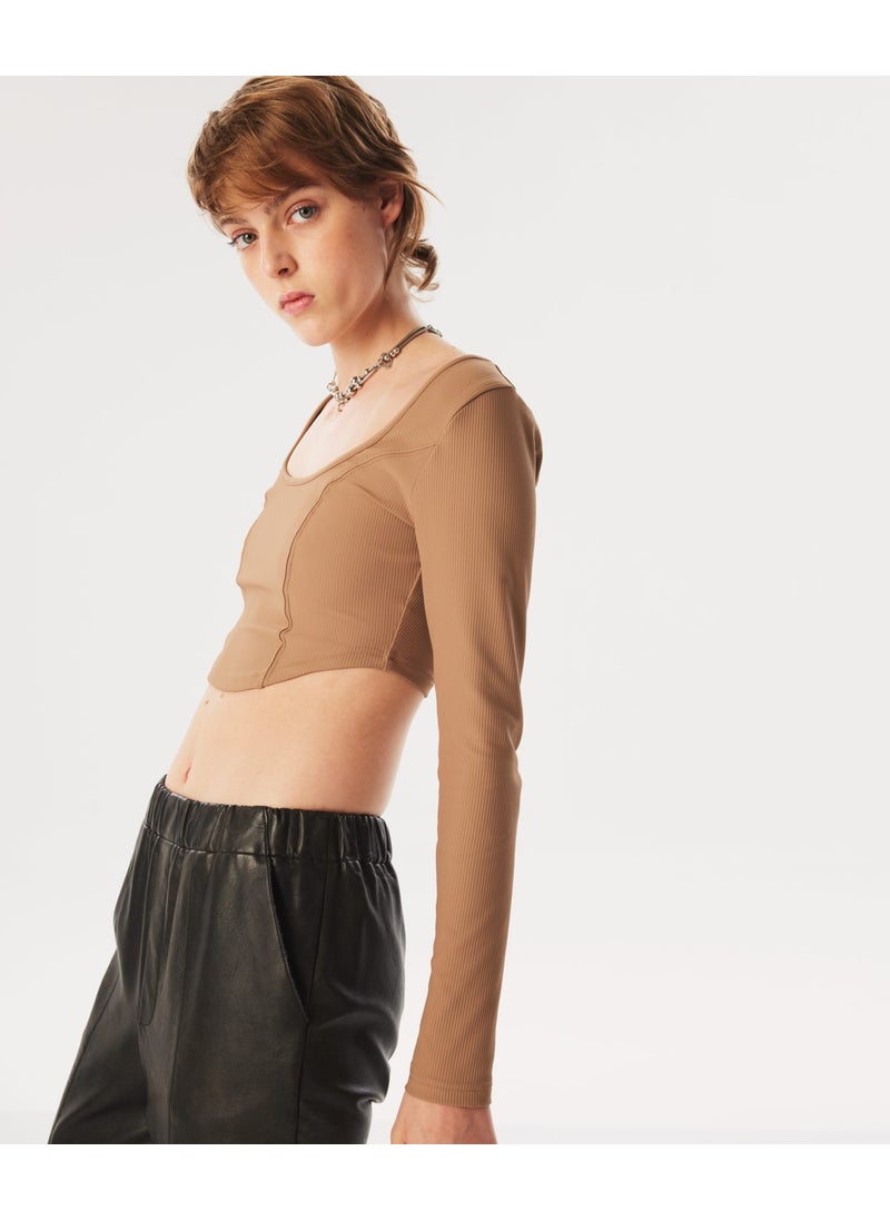 Twist - Long Sleeve Crop T-Shirt - Image 1