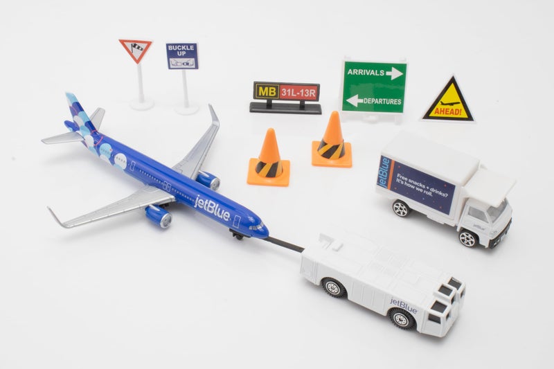 Daron 12-Piece jetBlue A321 Balloons Livery Airport Die-Cast Metal and Plastic Airplane, Vehicles, and Accessories Playset Toy and Collectible, for Age 3+ - Image 5