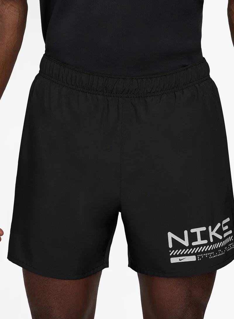 نايكي 5" 2In1 Winterized Challenger Shorts