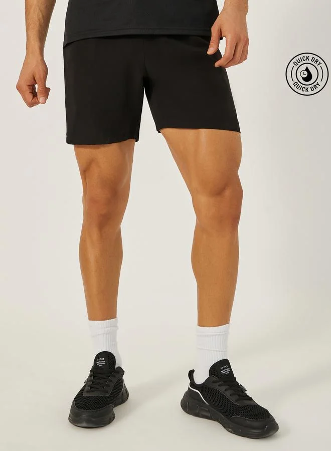 ستايلي اكتيف شورت تدريب بطبعات عاكسة مع جيوب