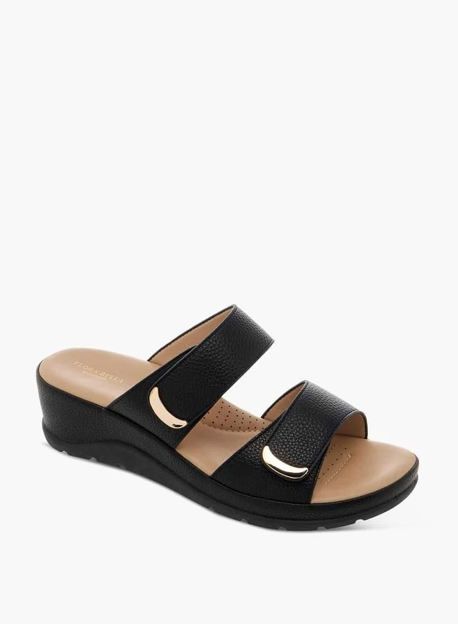 فلورا بيلا من شو إكسبرس صنادل نسائية مريحة بنقش المونوغرام سهلة الارتداء