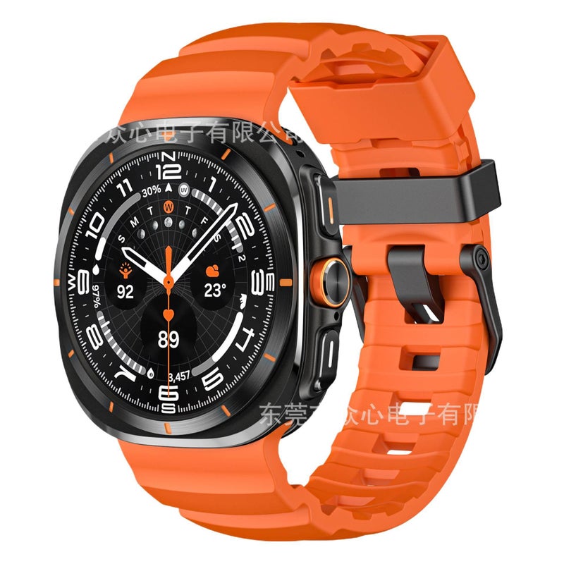 سوار ساعة ذكية رياضي من السيليكون متوافق باللون فضي قابل للتعديل مع Samsung Galaxy Watch 44/45/47mm بملاءمة قابلة للتعديل وحزام ناعم للاستبدال اليومي - Image 3
