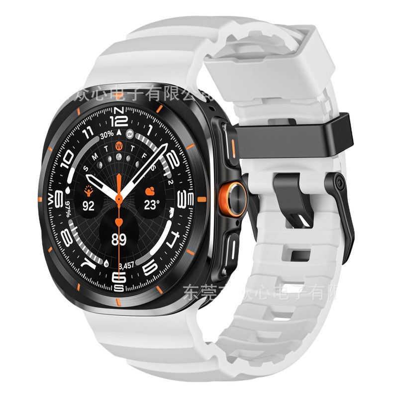 سوار ساعة ذكية رياضي من السيليكون متوافق باللون فضي قابل للتعديل مع Samsung Galaxy Watch 44/45/47mm بملاءمة قابلة للتعديل وحزام ناعم للاستبدال اليومي - Image 4