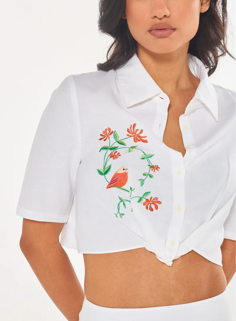 أشيتا فرنانديز Ashita Fernandes Bridget Linen White Top/Shirt for women – Collared Neck, Embroidered Crop with Faux Wrap Hem, Button-Down Front, Lightweight & Breathable, Sustainable Fabric, White
