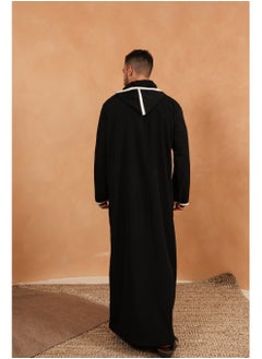 Yigo by Mariam Qamis Papis – Black Hooded Men’s Qamis – Lightweight Zibda Fabric | Classic Omani Style Thobes  - Image 4