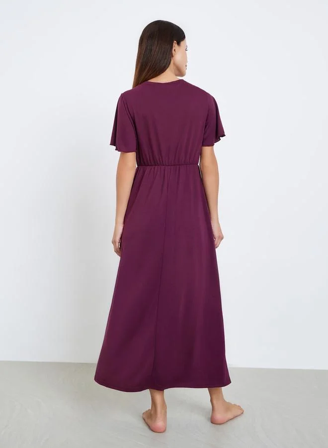 ستايلي قميص نوم سادة بنمط لف وأكمام قصيرة