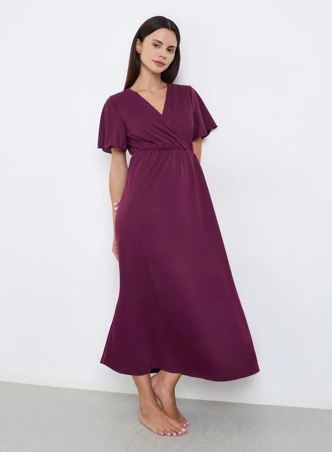 ستايلي قميص نوم سادة بنمط لف وأكمام قصيرة