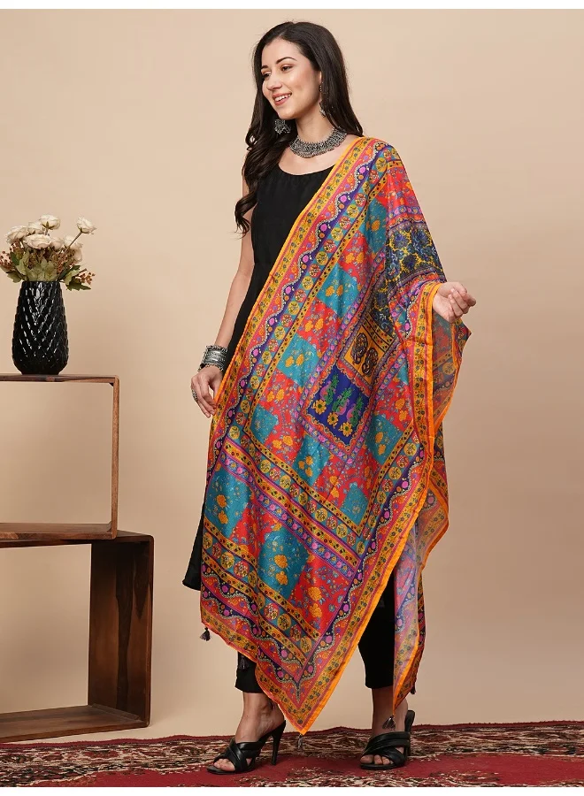 جلو باص جلوبس نسائي مطبوع بألوان متعددة مع شال مزين بشراريب