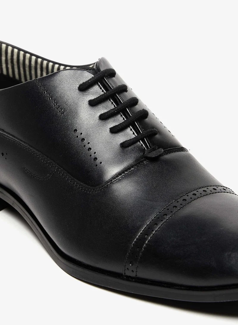 shoexpress Solid Oxford Shoes with Lace Up Closure