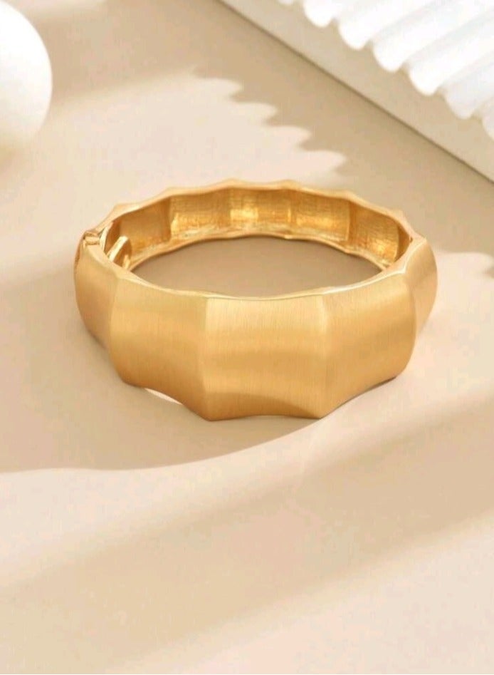 Attractives High Quality Stainless Steel Trendy Bracelet For Women - Image 2