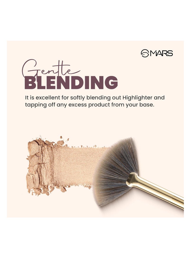 Mars MARS Artist's Arsenal Professional Fan Brush For Face Highlighting   Precise Synthetic Brushes   Feather Soft Touch   Perfect For Highlighting   Luxe Packaging Makeup Brush  Golden - Image 2