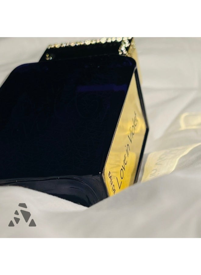 لوف ان فيوليت - مجموعة من 3 قطع من عطر لوف ان فيوليت للنساء - أو دو بارفيوم - 100 مل*3قطع - لمسة من الانتعاش والأنوثة بتركيبة فاكهية فريدة - Image 1
