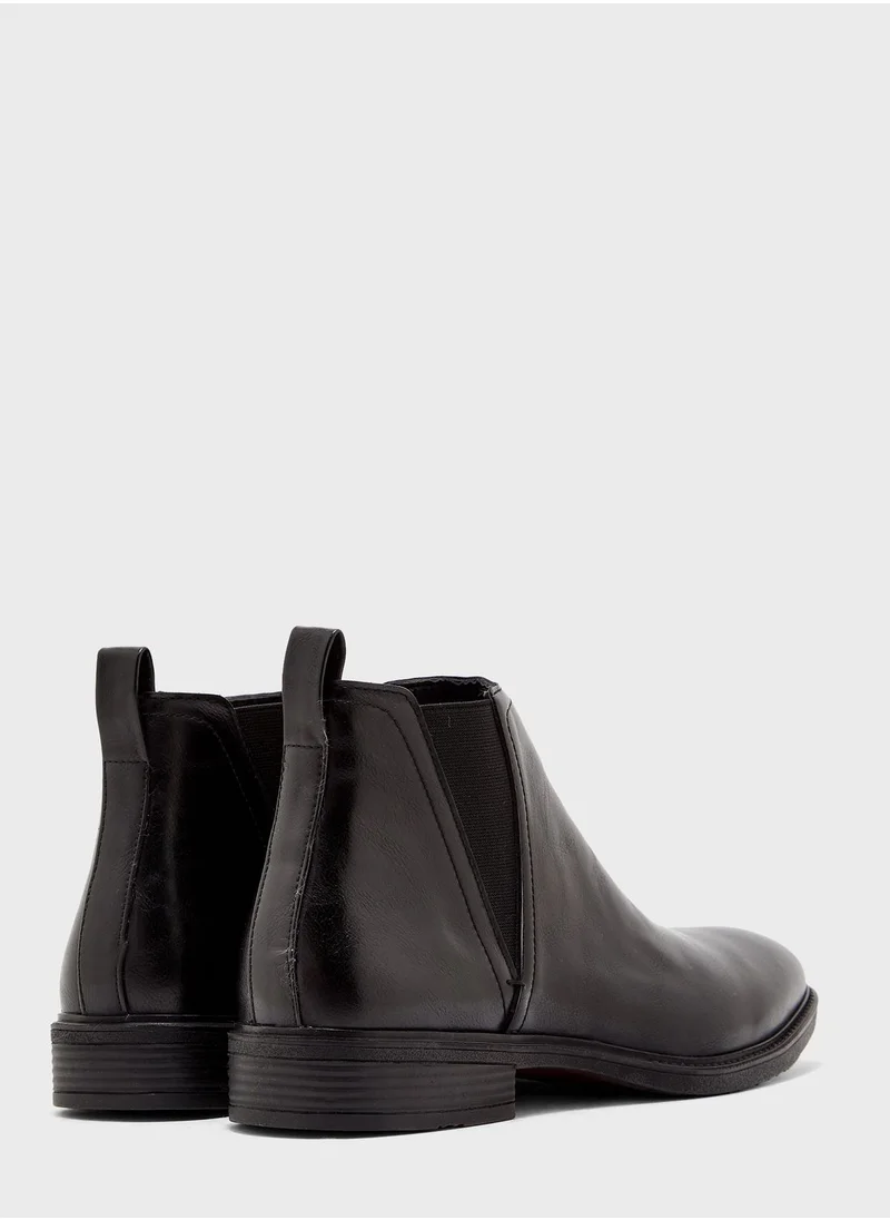 Robert Wood Faux Leather Chelsea Boots