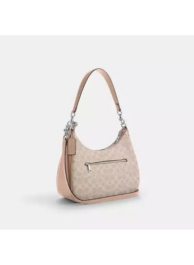 كوتش اوت ليت حقيبة يد نسائية Coach – هوبو بيج بقماش مطلي وحزام قابل للفصل - Image 2