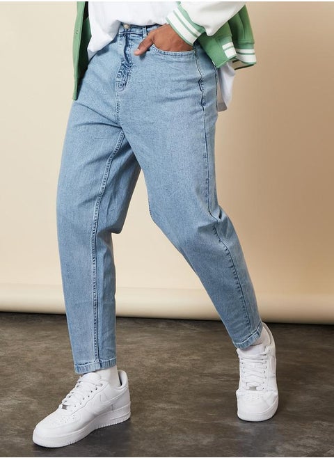 Tapered Jeans with Pocket Construct