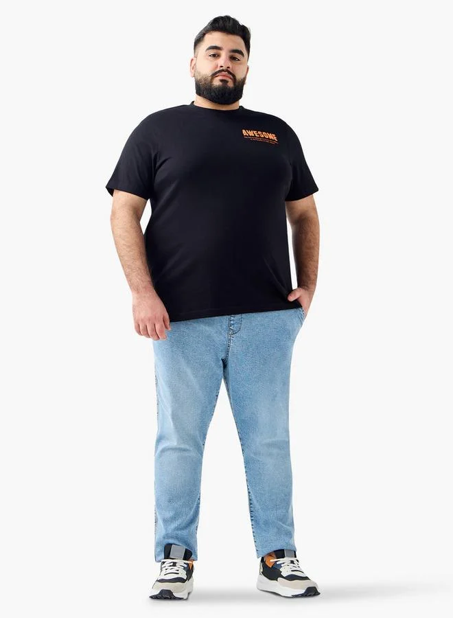 سبلاش فيڤ تيشيرت مقاس كبير بطبعة شعار ورقبة دائرية وأكمام قصيرة