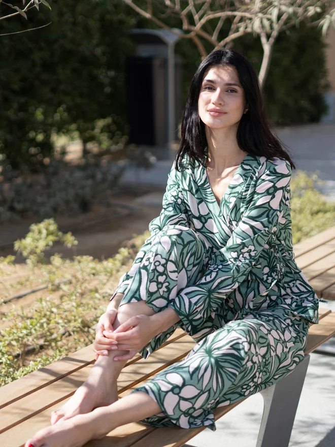 sanskrutihomes Sanskrutihomes Floral Printed V Neck Top and Pants Co-Ords