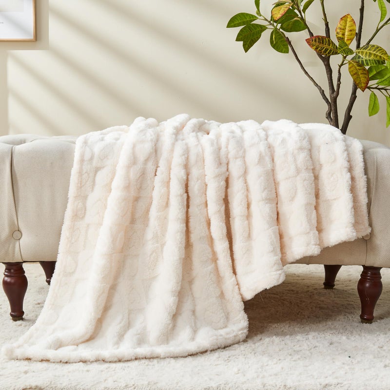 NEWCOSPLAY Super Soft Throw Blanket Ivory Premium Silky Flannel Fleece 3D Heart Checkered Lightweight Bed Blanket All Season Use (Ivory Heart  Throw(50""x70"")) - Image 5