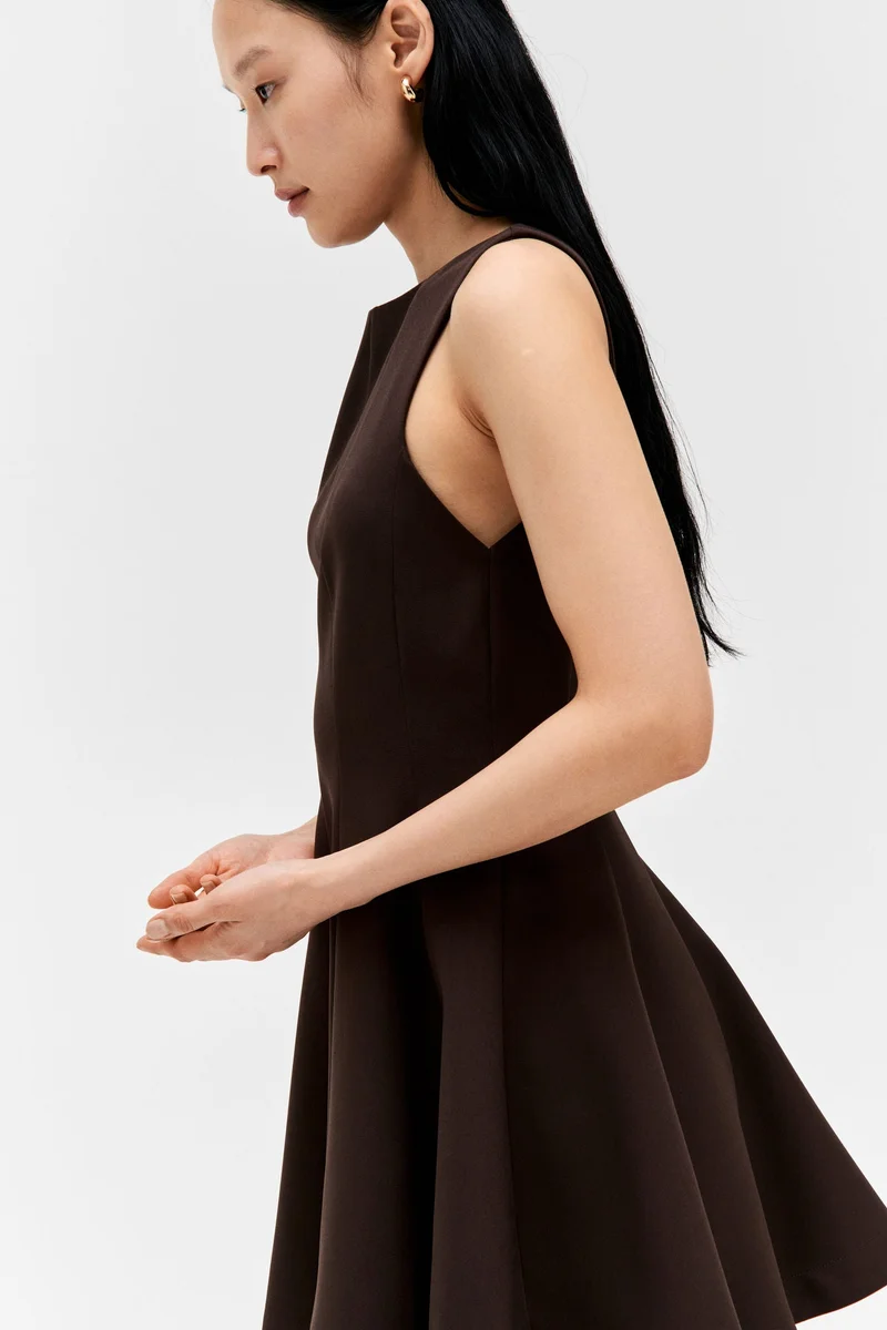 اتش اند ام فستان بحافة سفلية واسعة