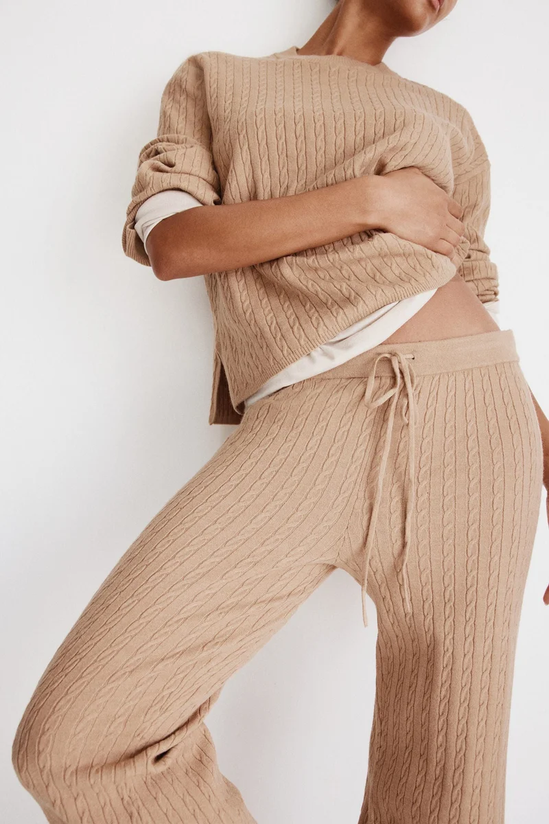 اتش اند ام بنطلون محبوك