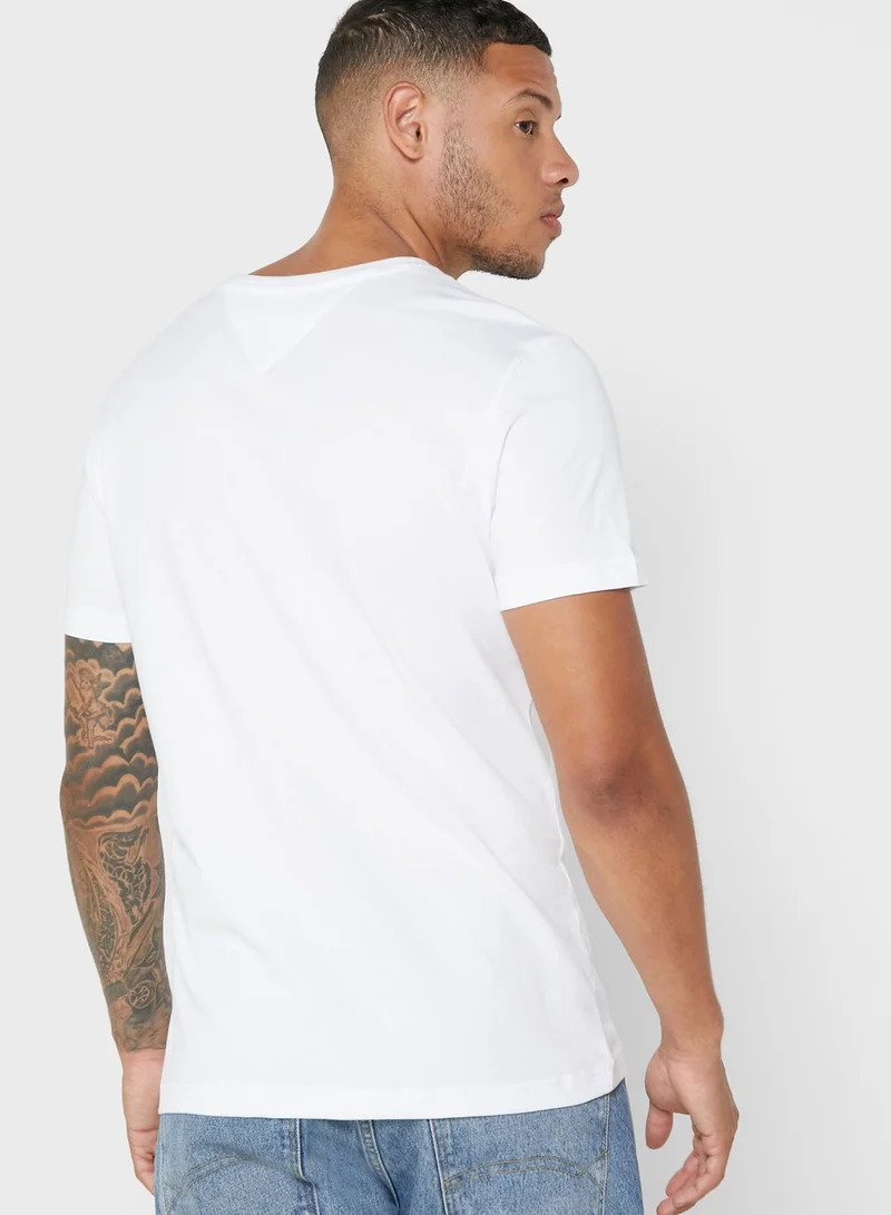 TOMMY JEANS Chest Logo Crew Neck T-Shirt
