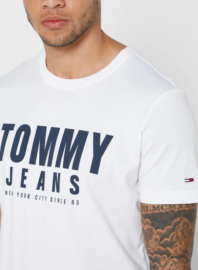 TOMMY JEANS Chest Logo Crew Neck T-Shirt