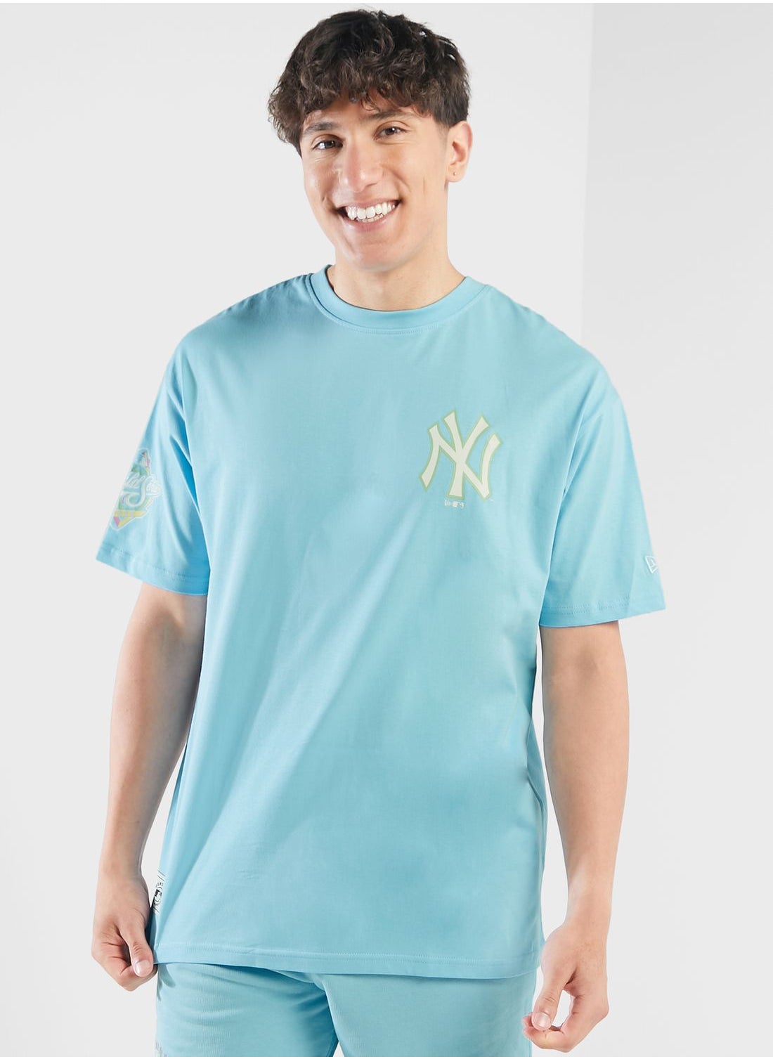 New Era New York Yankees two tone oversized t-shirt in off white