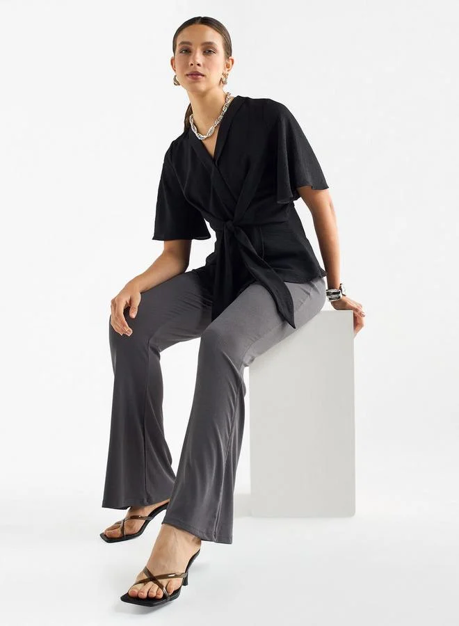 سبلاش فيڤ بلوزة سادة بياقة على شكل حرف  وأكمام مكشكشة وتفاصيل عقدة