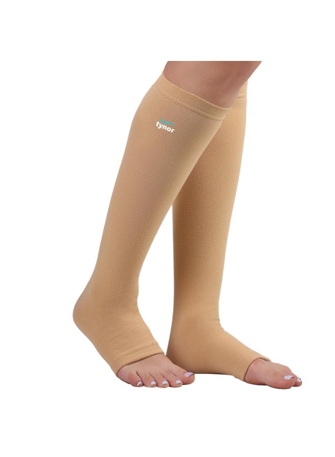 تاينور جوارب ضاغطة من Tynor (تحت الركبة) - طراز كلاسيكي، بيج، مقاس متوسط، زوج واحد - Image 1