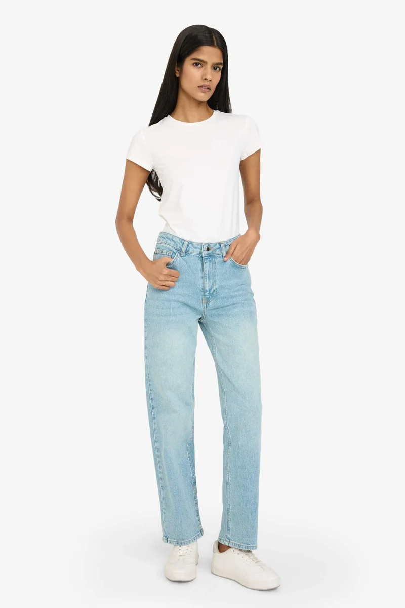 ديفاكتو Comfort Straight Normal Waist Washed Jeans