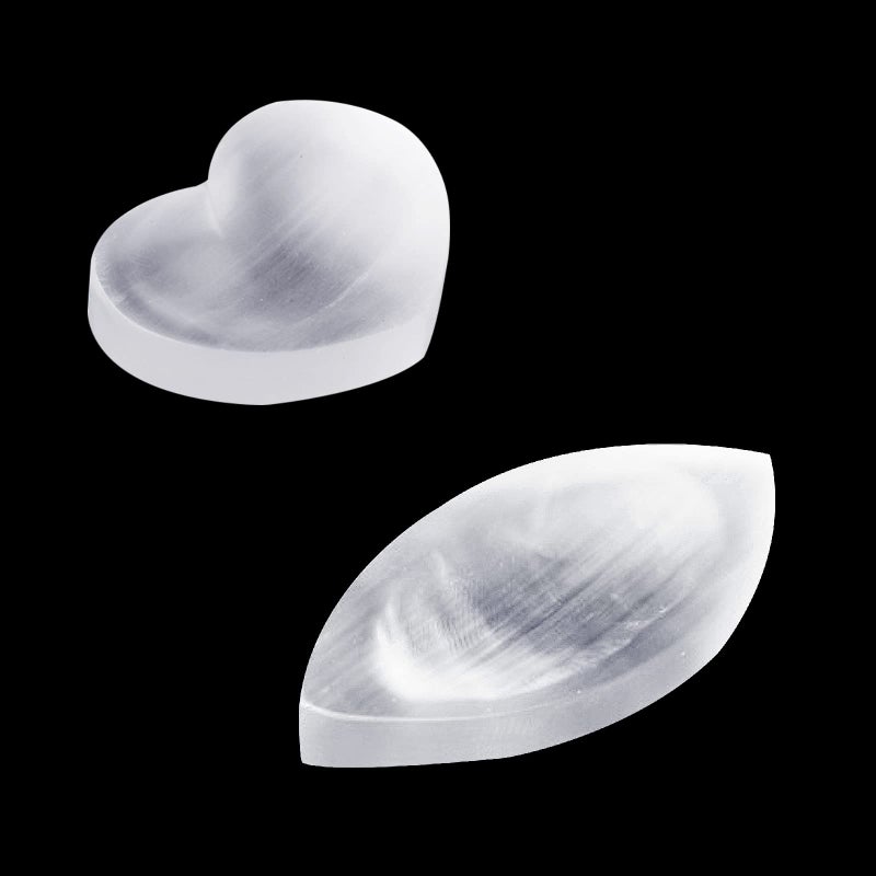 Frutain 2 PCS Natural Selenite Crystal Bowl Heart Shape 2665cm and Prismatic Shape 3549cm Selenite Moroccan Charging Plate Bowl for Meditation Cleansing Charging Decoration or Valentines Day Gift 
