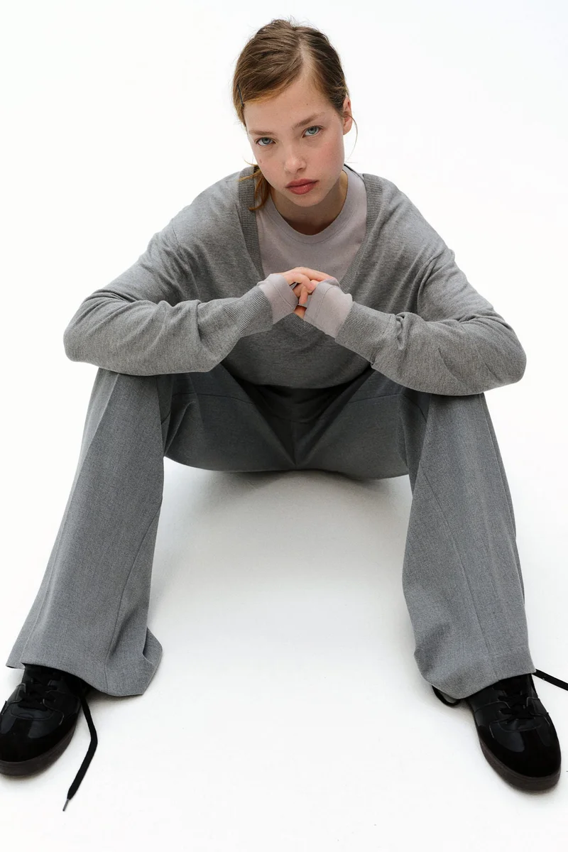 H&M Fine-Knit V-Neck Jumper