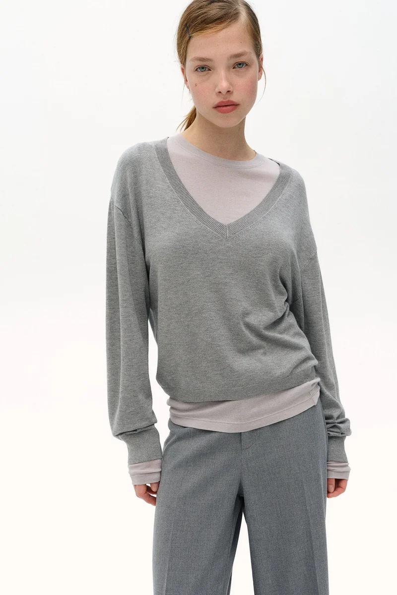 H&M Fine-Knit V-Neck Jumper