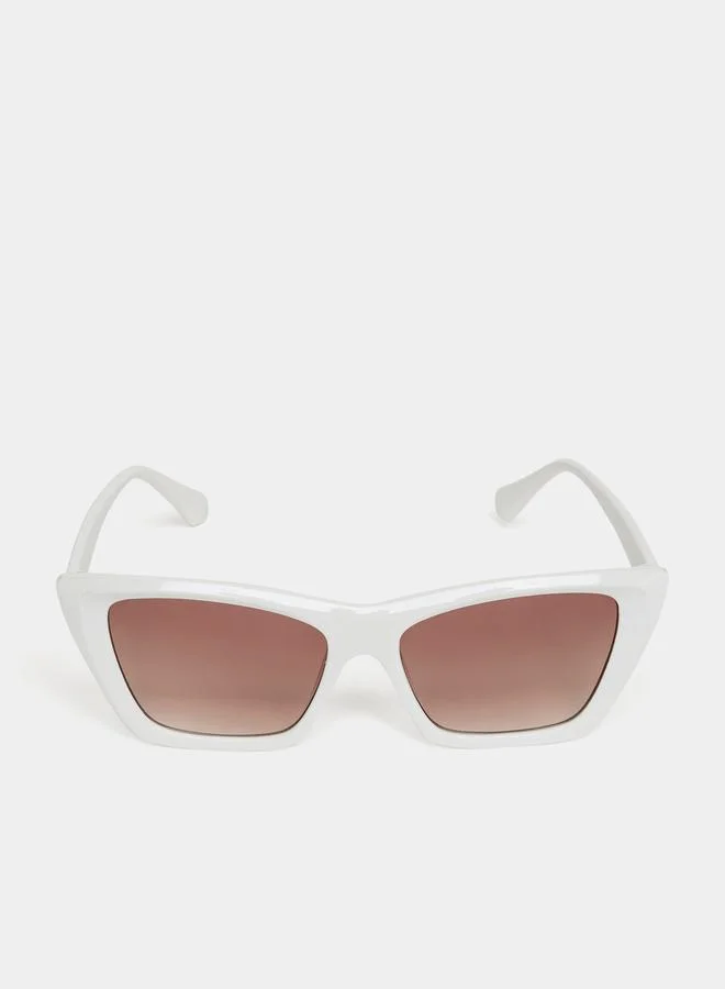 Styli Pointy Edge Sunglasses