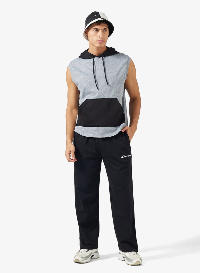 سفنتي فايف بيسيكس سراويل رياضية فضفاضة مطبوعة بشعار وأساور - Image 2