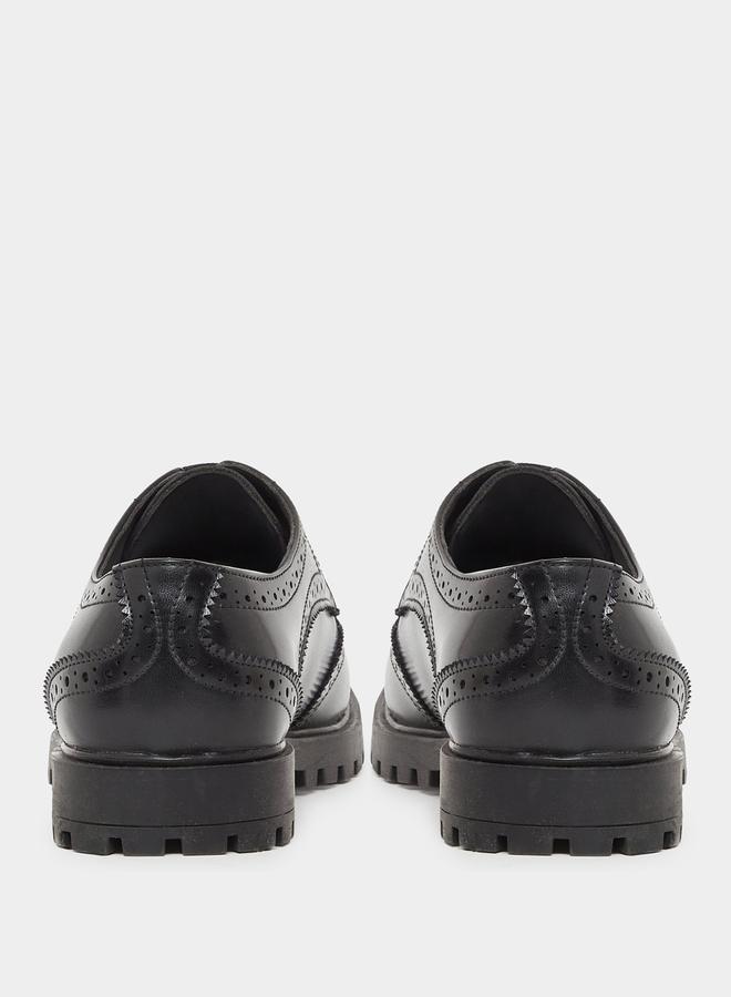 Styli Styli Plain Wingtip Lace-Up Brogue Shoes  - Image 4
