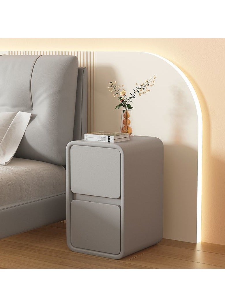 شو وو طاولة سرير جانبية عصرية من طبقتين، طاولة جانبية بدون تركيب، طاولة جانبية ضيقة، طاولة جانبية نهائية، خزانة تخزين بجانب السرير، خزانة تخزين منزلية مجمعة بالكامل مع لمسة نهائية من الجلد، درجان خشبيان