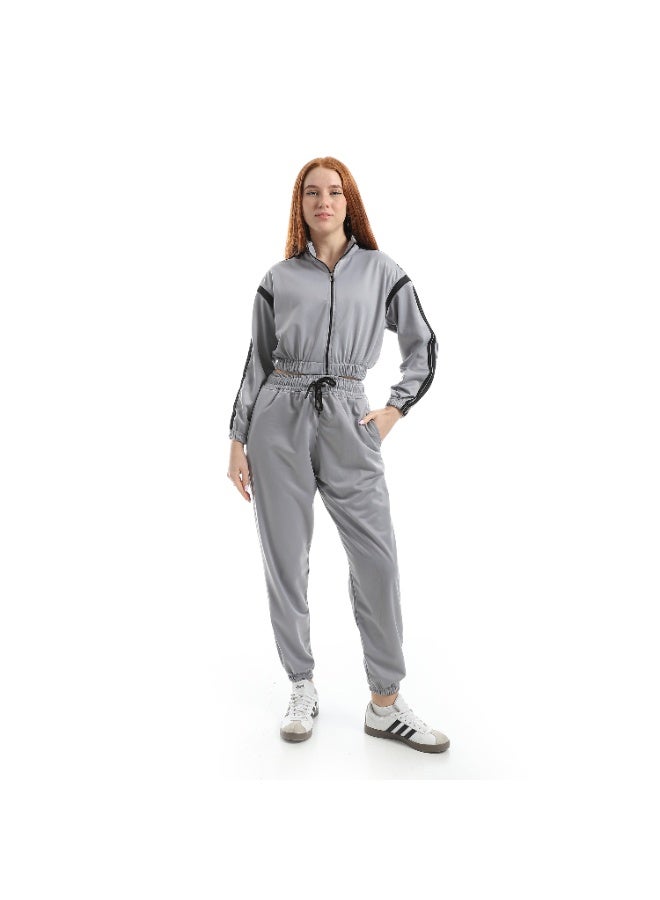 سيزار ترنج حريمي رياضي خامة سبورت مزود ب 4 شرائط علي الأكمام - Image 1