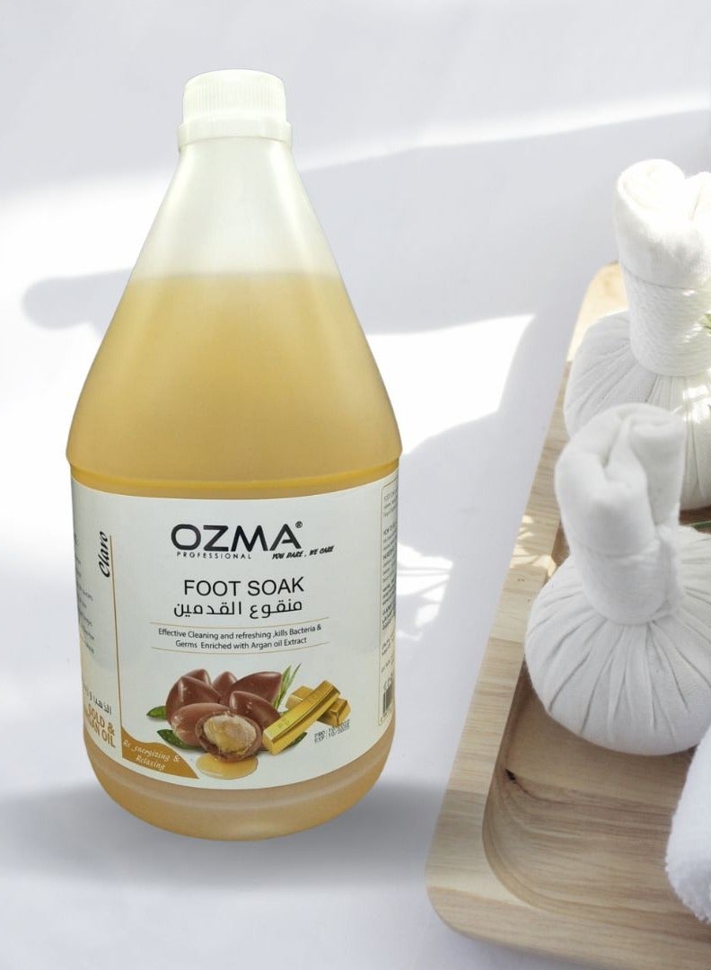 Ozma Professional أوزما كلافو لنقع القدمين بخلاصة الأرغان والذهب يزيل الجلد الميت، جل سائل 3.78 ل - Image 2