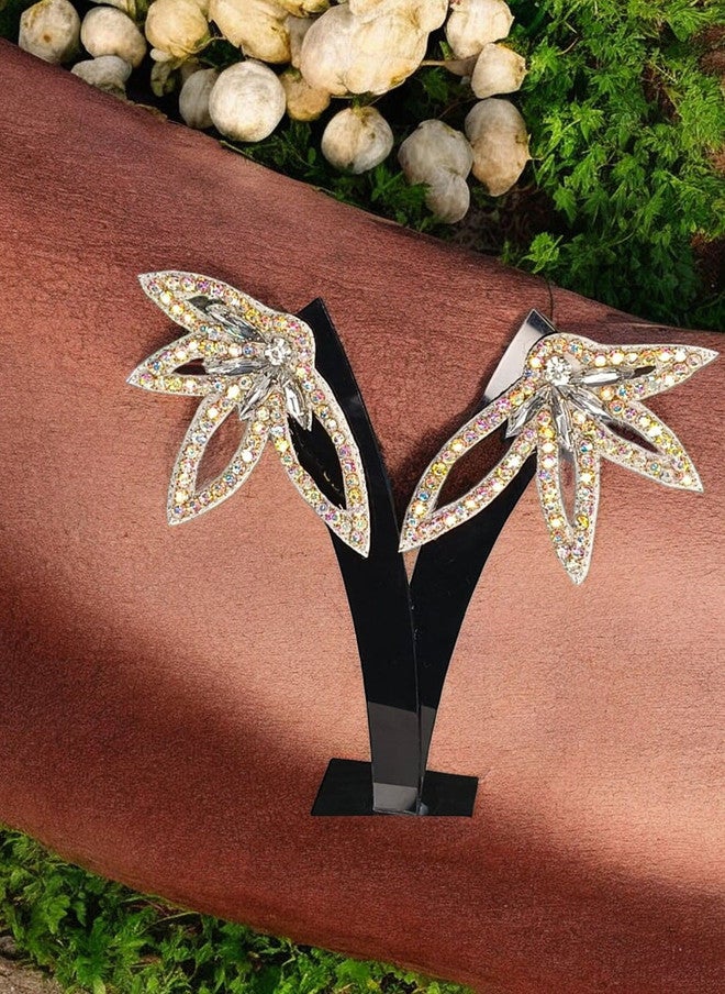 Priaansha Creations أقراط دروب عصرية مزينة بالأحجار الكريمة من PRIAANSHA CREATIONS بلون فضي - Image 4
