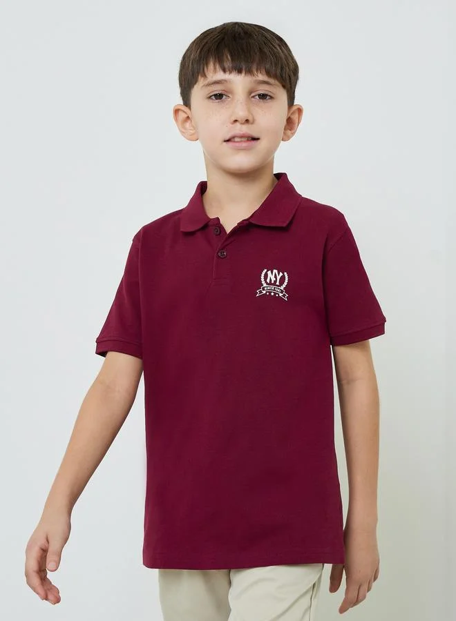 Styli Boys Burgundy Chest Print Knitted Regular Fit Polo T-Shirt