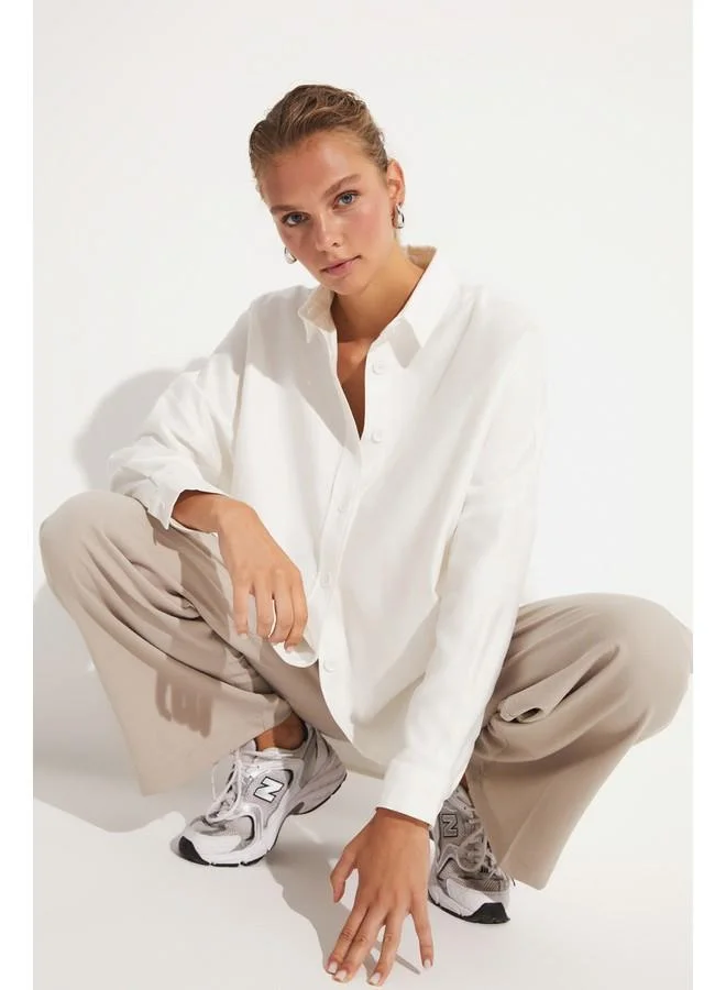 JUNE June Women Exclusive Boyfirend/Wide Fit %100 Tensel Shirt Ecru