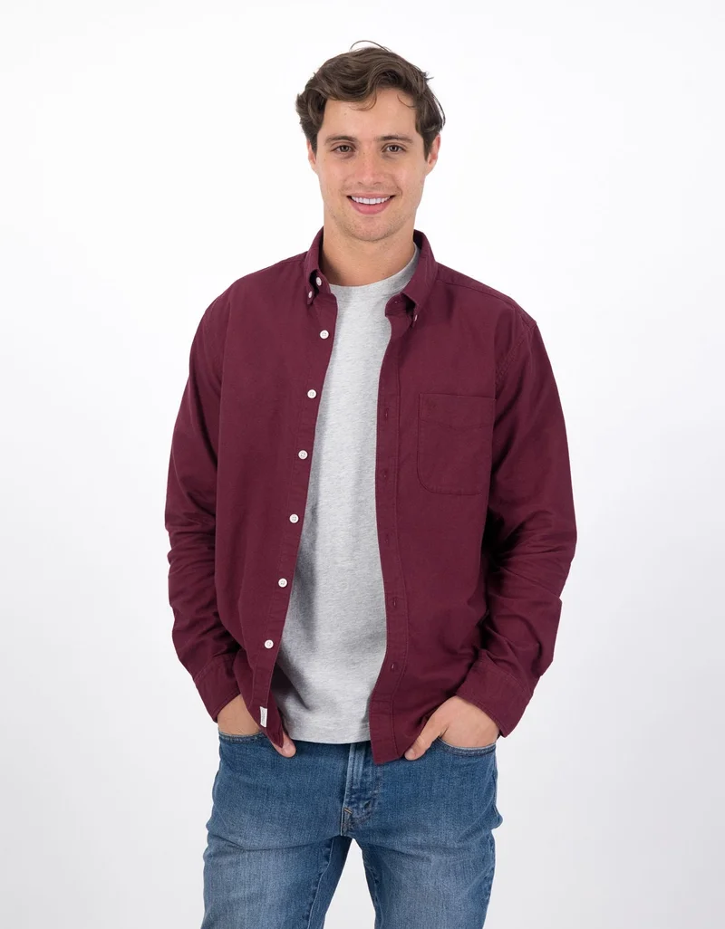 AE Classic Fit Oxford Button-Up Shirt